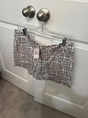 NWT Loft size 8 Chino Cotton 4” Shorts Black Swirl Pattern w/ Orange Diamonds